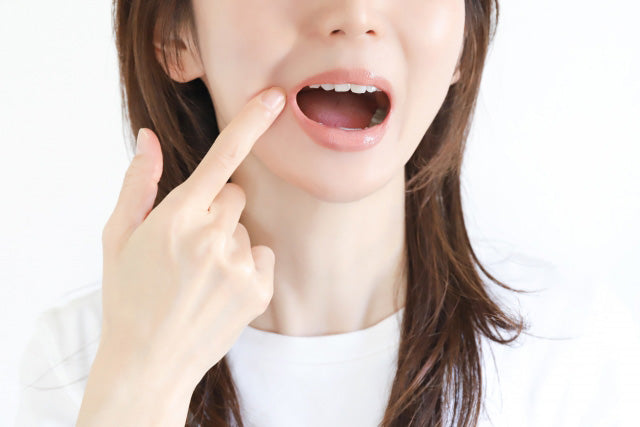 寝てる時によだれが出る原因と対策|健康への影響も解説